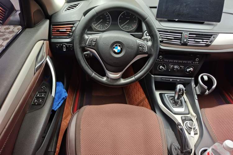 Used BMW X1 2014 sDrive18i Fashion Model Steering Wheel