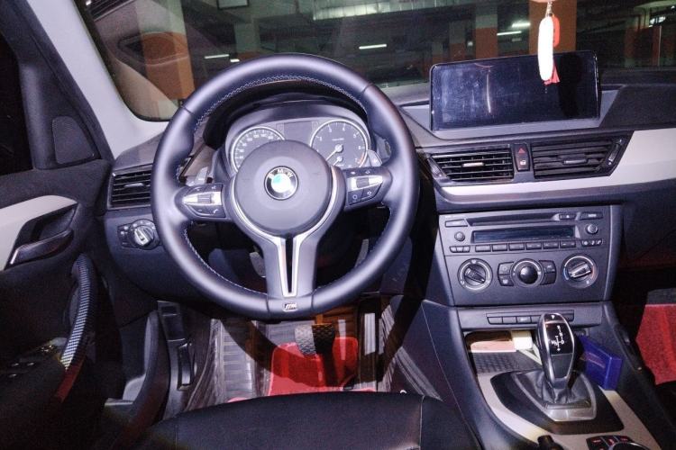 Used BMW X1 2014 sDrive18i Fashion Model Steering Wheel