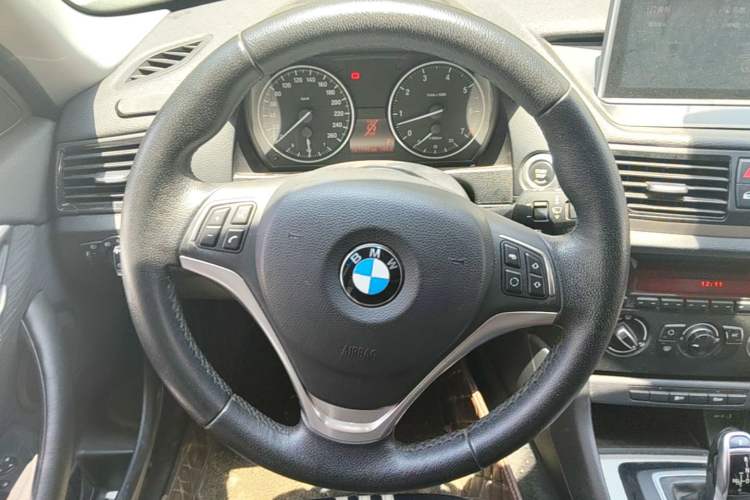 Used BMW X1 2014 sDrive18i Fashion Model Steering Wheel