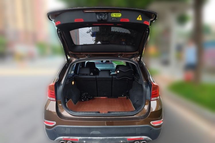 Used BMW X1 2014 sDrive18i Leading Model Trunk
