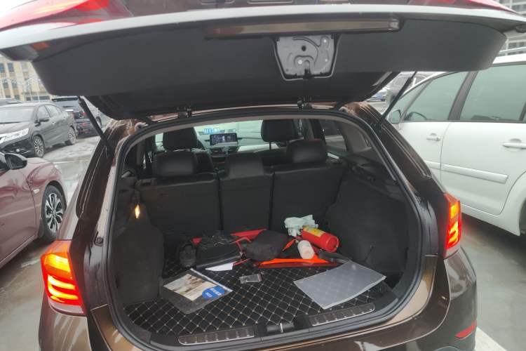 Used BMW X1 2014 sDrive18i Fashion Model Trunk