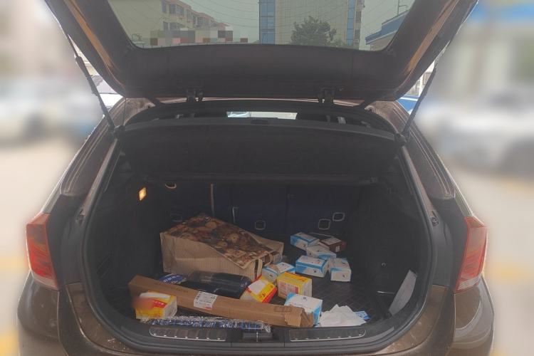 Used BMW X1 2014 sDrive18i Fashion Model Trunk
