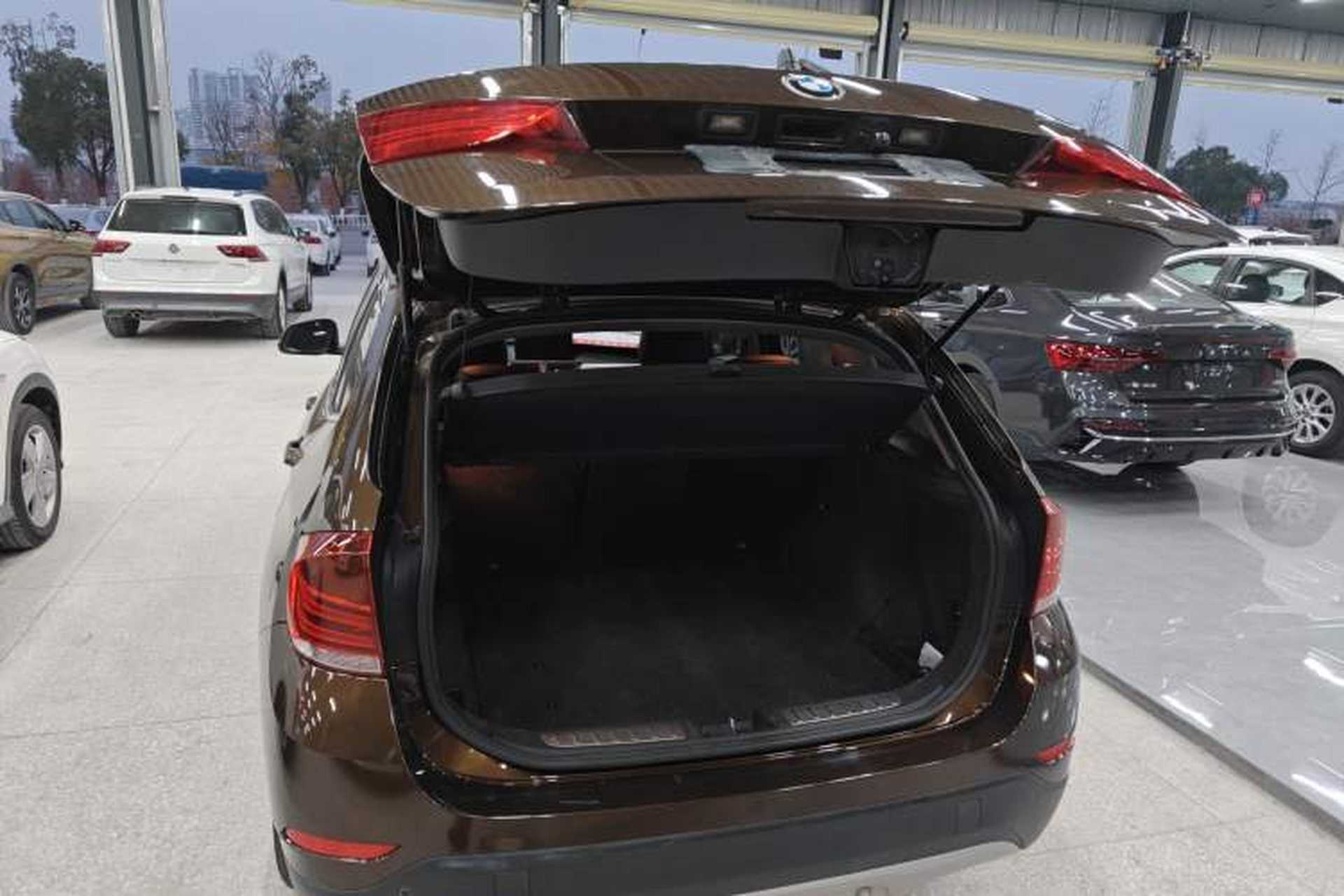 Used BMW X1 2014 sDrive18i Fashion Model Trunk