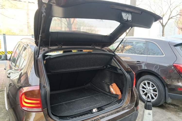 Used BMW X1 2014 sDrive18i Fashion Model Trunk