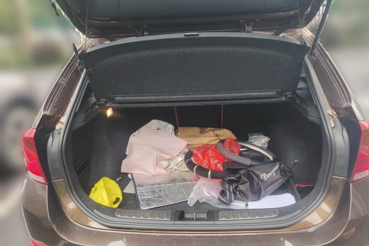 Used BMW X1 2014 sDrive18i Fashion Model Trunk