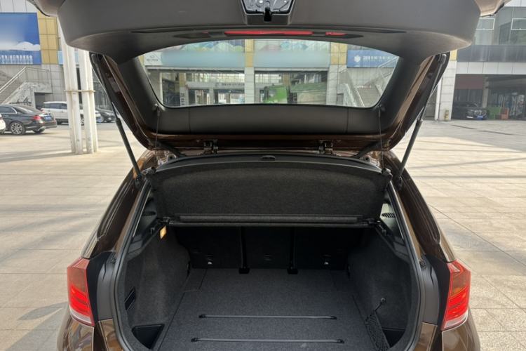 Used BMW X1 2014 sDrive18i Leading Model Trunk