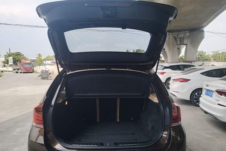 Used BMW X1 2014 sDrive18i Leading Model Trunk