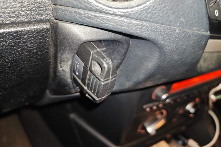 Used BMW X1 2014 sDrive18i Fashion Model Vehicle Key