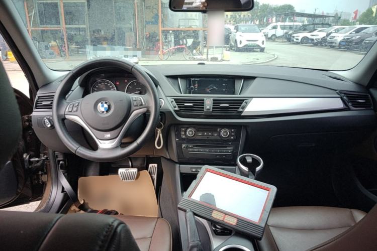 Used BMW X1 2014 sDrive18i Leading Model Center Console