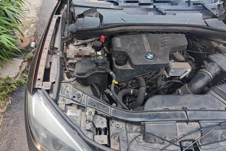 Used BMW X1 2014 sDrive18i Fashion Model Engine Bay Right
