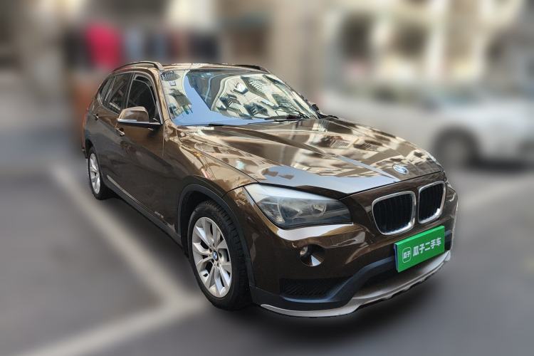 Used BMW X1 2014 sDrive18i Fashion Model Front Right 45 Deg