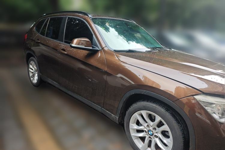 Used BMW X1 2014 sDrive18i Leading Model Front Right 45 Deg