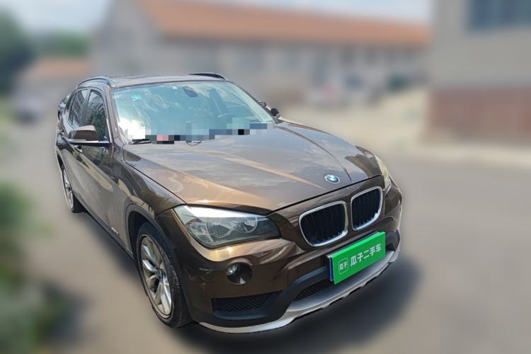 Used BMW X1 2014 sDrive18i Fashion Model Front Right 45 Deg