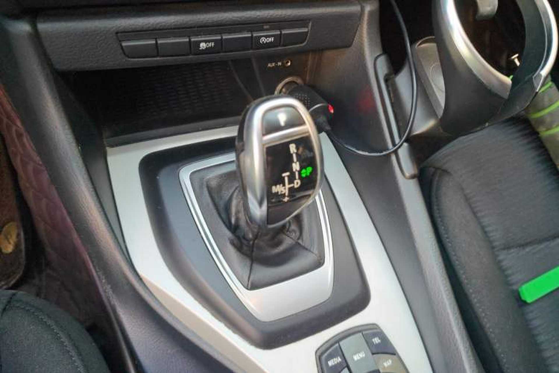 Used BMW X1 2014 sDrive18i Fashion Model Gear Lever