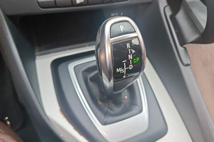 Used BMW X1 2014 sDrive18i Fashion Model Gear Lever