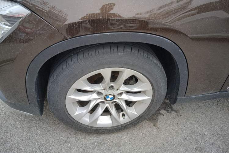 Used BMW X1 2014 sDrive18i Leading Model Left Front Wheel Hub