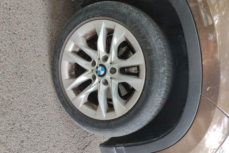 Used BMW X1 2014 sDrive18i Leading Model Right Front Wheel Hub