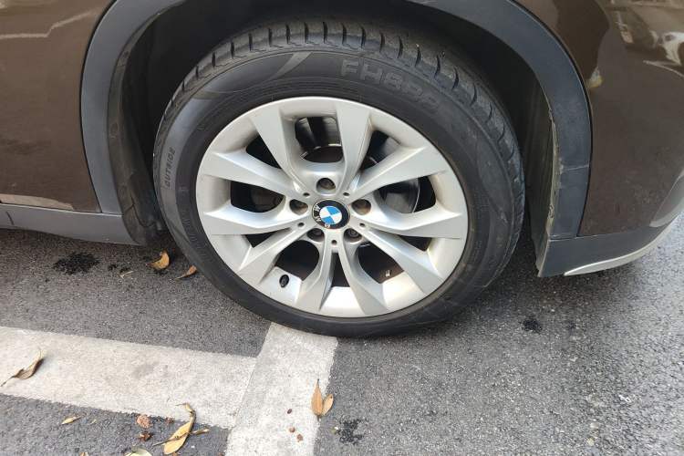 Used BMW X1 2014 sDrive18i Fashion Model Right Front Wheel Hub