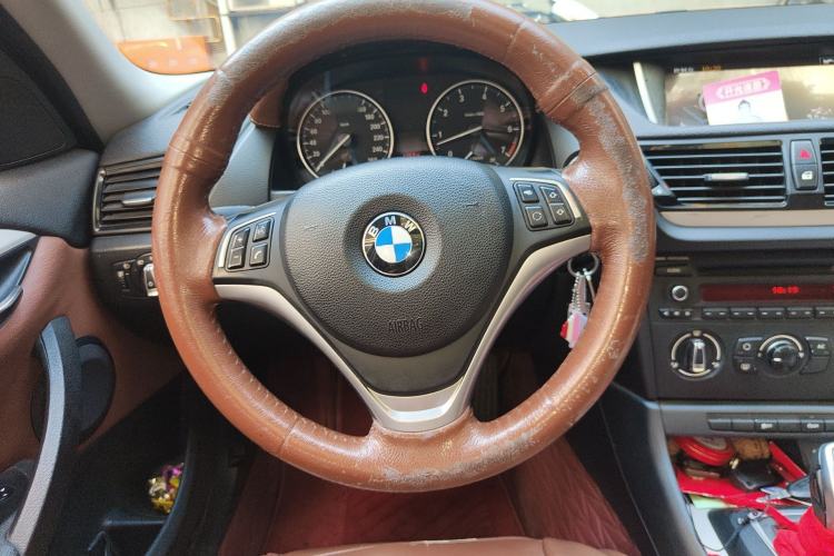 Used BMW X1 2014 sDrive18i Fashion Model Steering Wheel