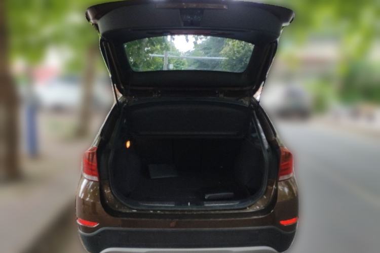 Used BMW X1 2014 sDrive18i Leading Model Trunk