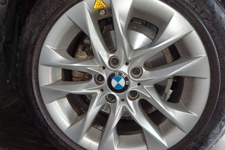 Used BMW X1 2014 sDrive18i Leading Model Right Front Wheel Hub