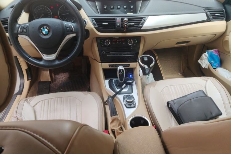 Used BMW X1 2014 sDrive18i Leading Model Center Console