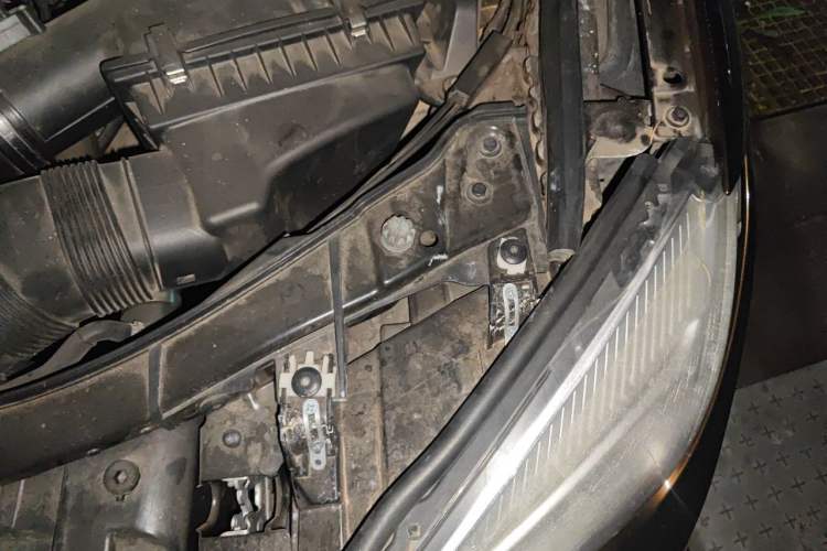 Used BMW X1 2014 sDrive18i Leading Model Engine Bay Left
