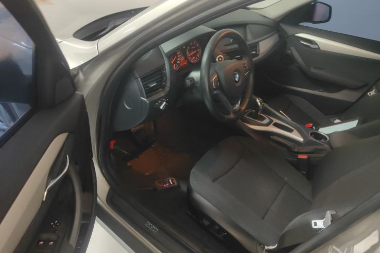 Used BMW X1 2014 sDrive18i Fashion Model Interior 3
