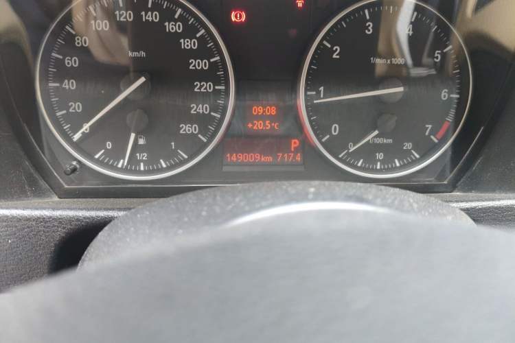 Used BMW X1 2014 sDrive18i Leading Model Odometer Close Up
