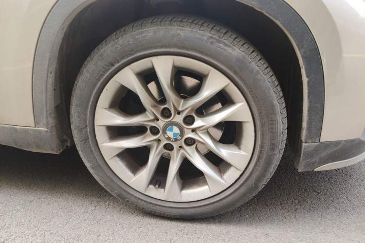 Used BMW X1 2014 sDrive18i Leading Model Right Front Wheel Hub