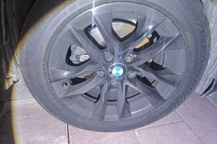 Used BMW X1 2014 sDrive18i Leading Model Right Front Wheel Hub