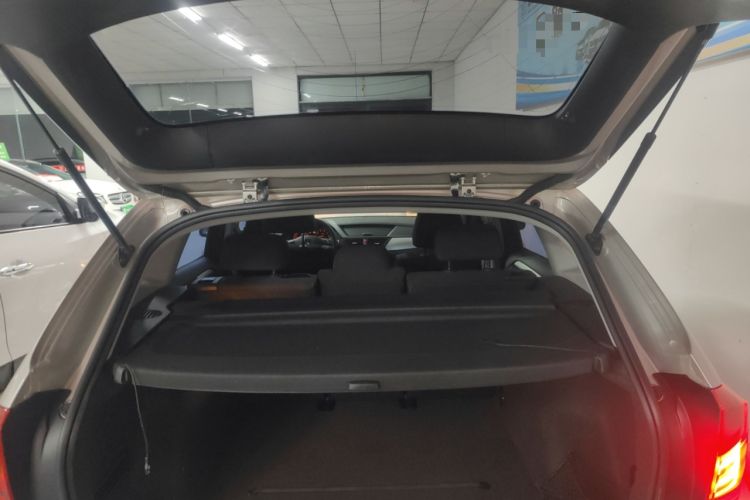 Used BMW X1 2014 sDrive18i Fashion Model Trunk