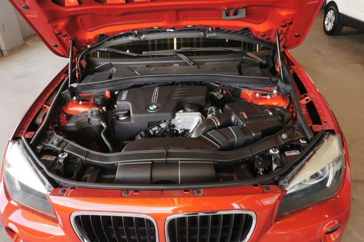Used BMW X1 2014 sDrive18i Fashion Model Engine Bay