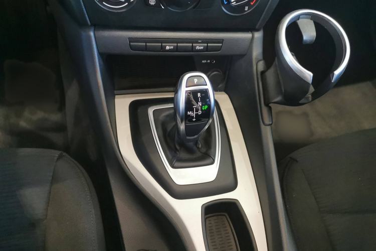 Used BMW X1 2014 sDrive18i Fashion Model Gear Lever