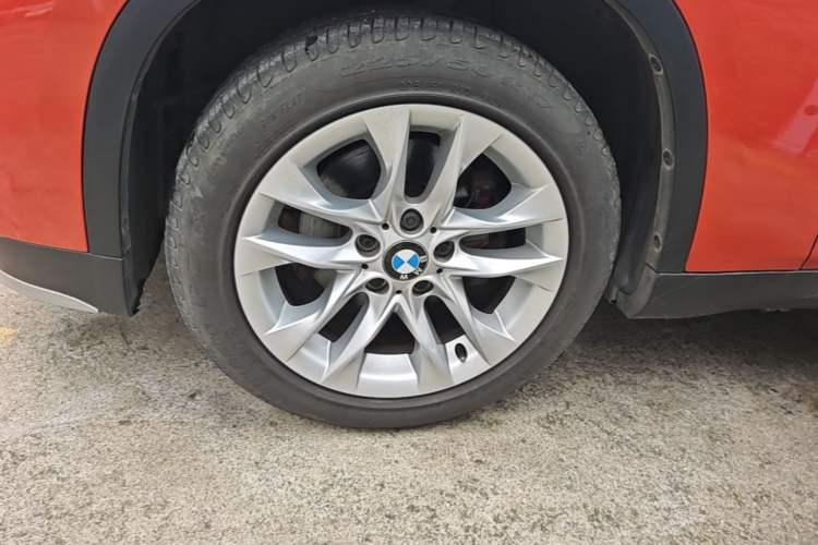 Used BMW X1 2014 sDrive18i Leading Model Left Front Wheel Hub