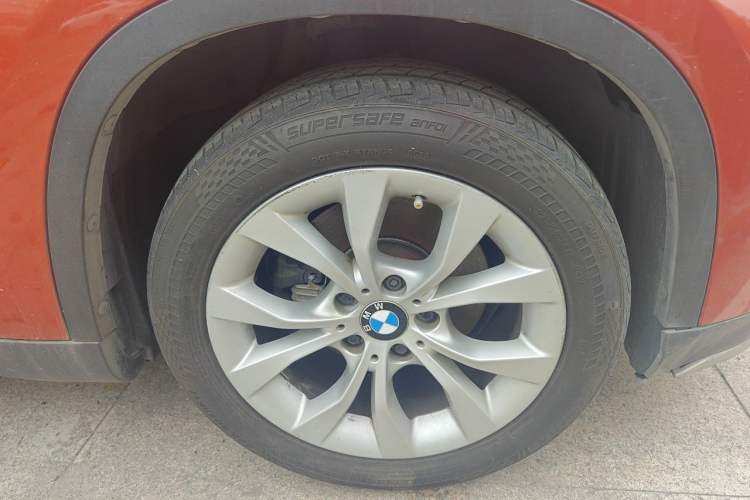 Used BMW X1 2014 sDrive18i Fashion Model Right Front Wheel Hub