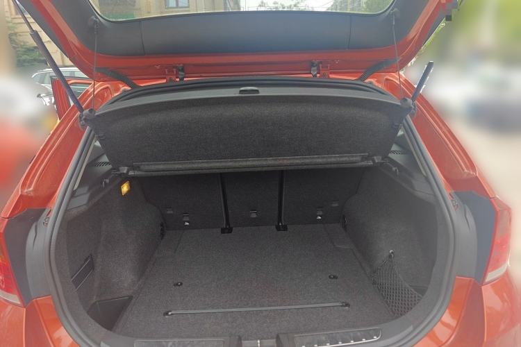 Used BMW X1 2014 sDrive18i Fashion Model Trunk