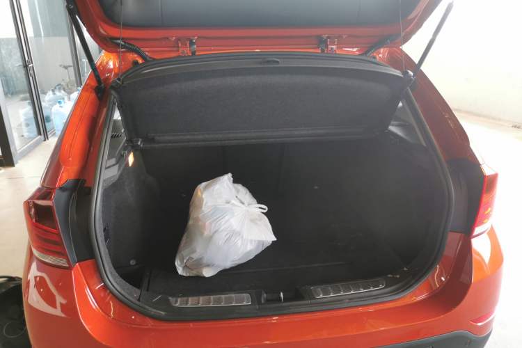 Used BMW X1 2014 sDrive18i Fashion Model Trunk