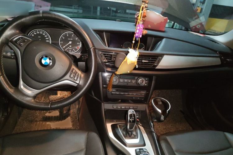 Used BMW X1 2014 sDrive18i Leading Model Center Console