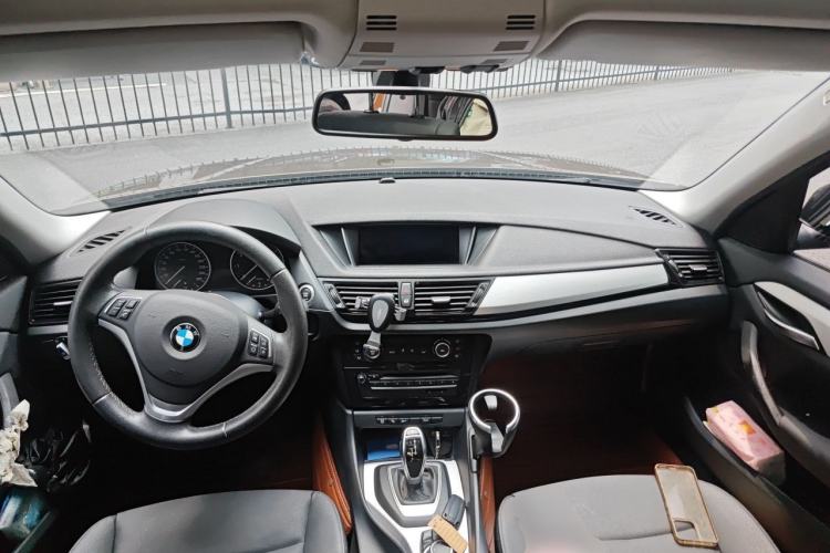 Used BMW X1 2014 sDrive18i Leading Model Center Console