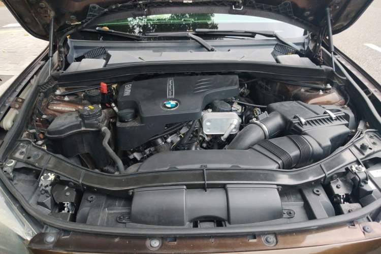 Used BMW X1 2014 sDrive18i Fashion Model Engine Bay