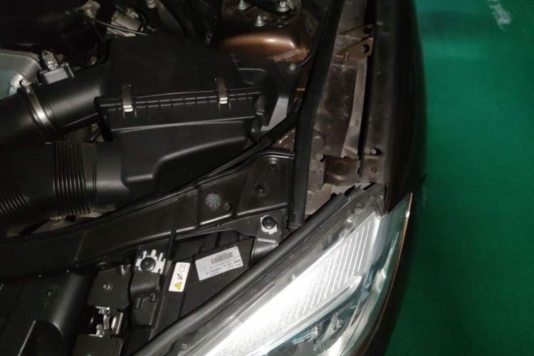 Used BMW X1 2014 sDrive18i Leading Model Engine Bay Left