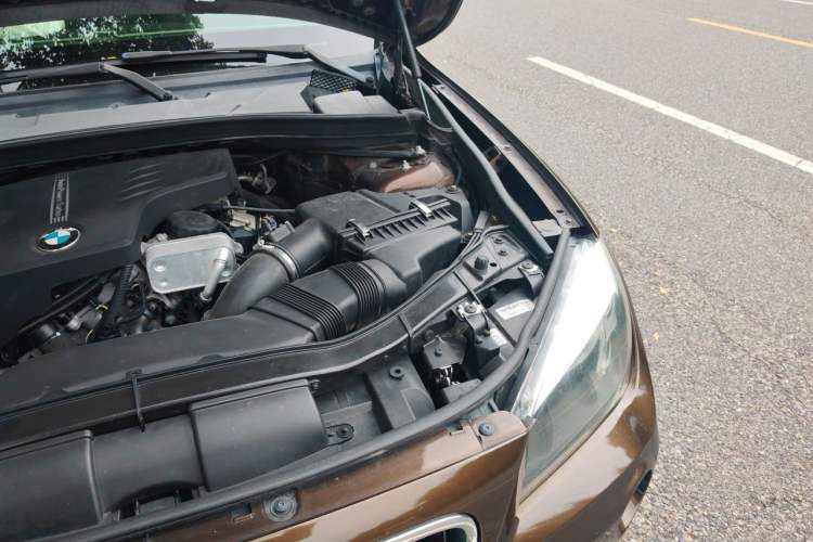 Used BMW X1 2014 sDrive18i Fashion Model Engine Bay Left