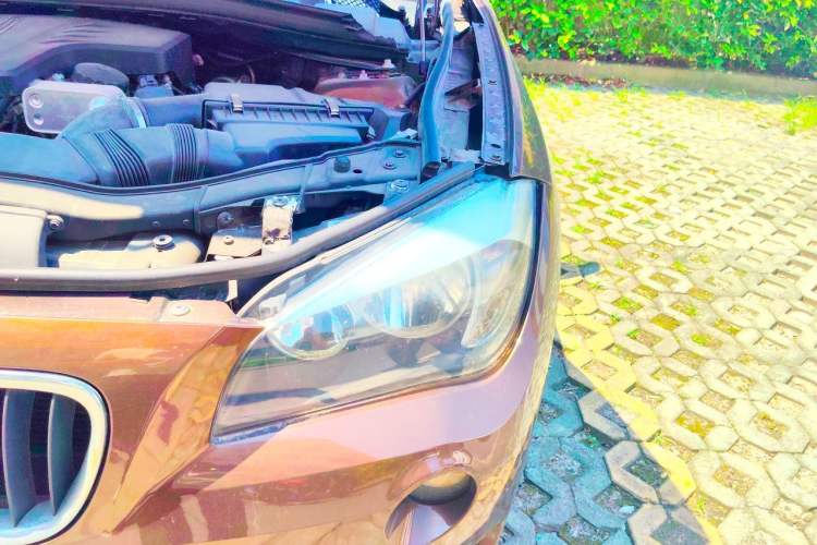 Used BMW X1 2014 sDrive18i Fashion Model Engine Bay Left