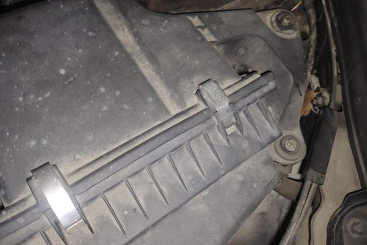 Used BMW X1 2014 sDrive18i Fashion Model Engine Bay Left