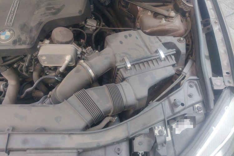 Used BMW X1 2014 sDrive18i Fashion Model Engine Bay Left