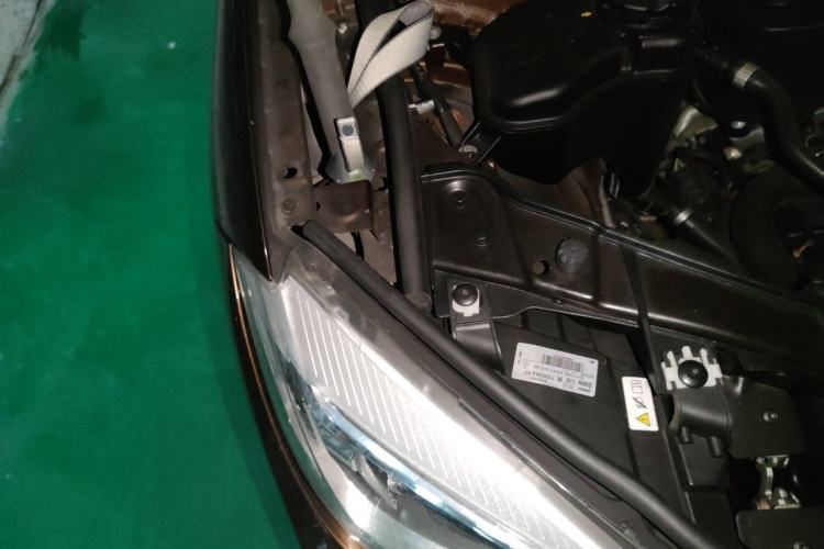 Used BMW X1 2014 sDrive18i Leading Model Engine Bay Right