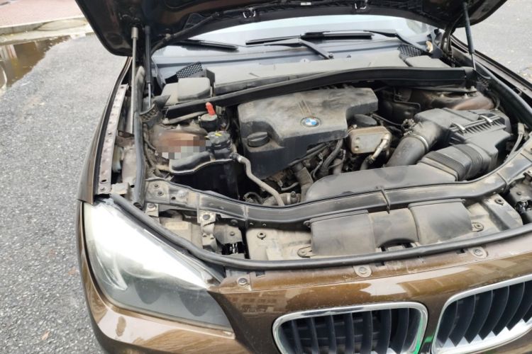 Used BMW X1 2014 sDrive18i Fashion Model Engine Bay Right