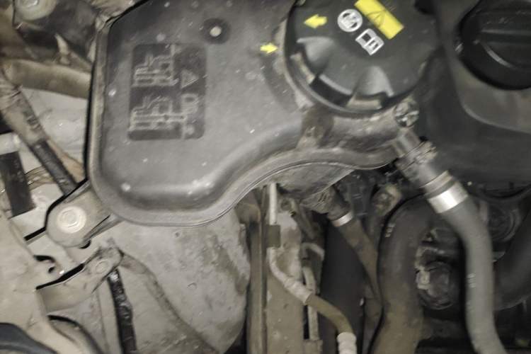 Used BMW X1 2014 sDrive18i Fashion Model Engine Bay Right
