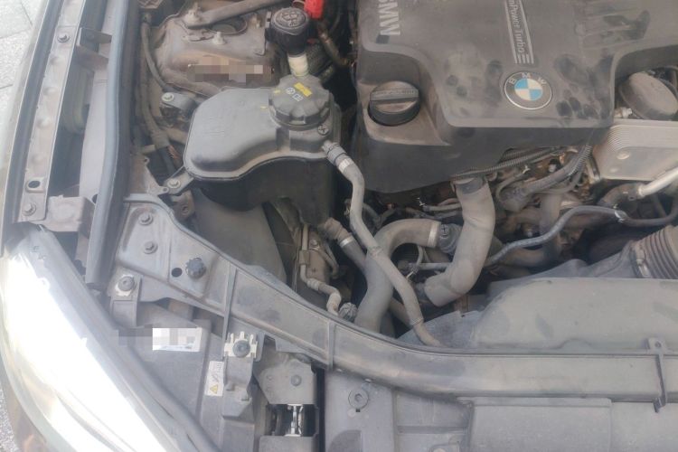 Used BMW X1 2014 sDrive18i Fashion Model Engine Bay Right
